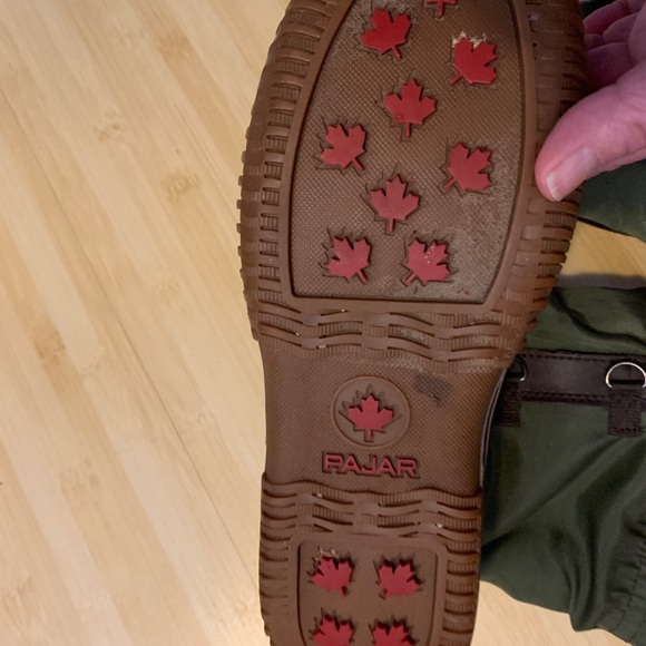 Pajar Canada Women’s winter grip boots - Picture 3 of 12